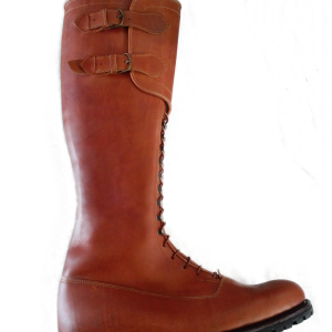 Bota alta con cordones