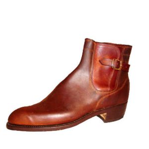 Bota interiza cierre hebilla